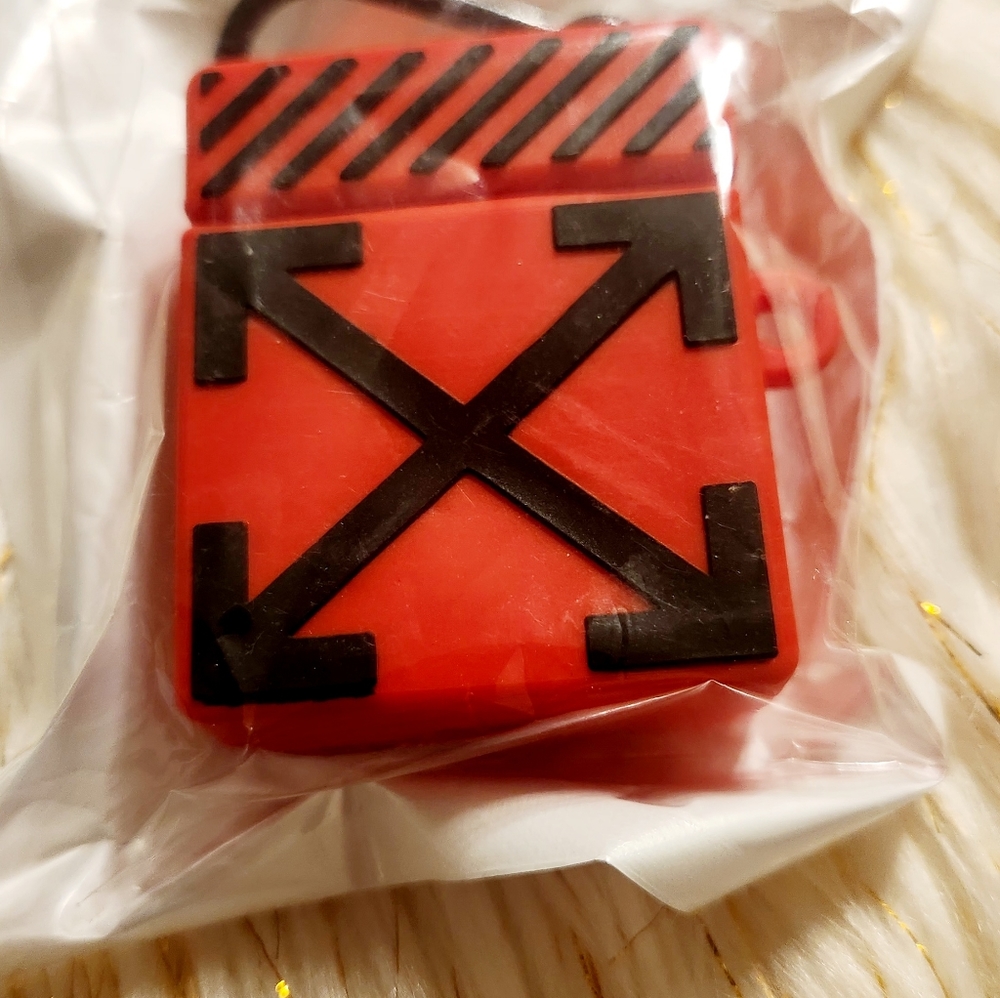 AirPods Case - Picture 5 of 6